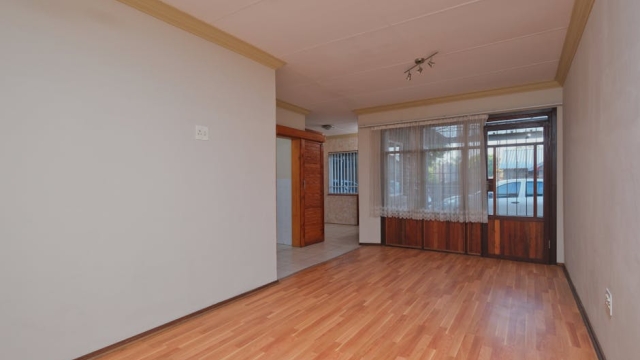 Understanding the vinyl pool resurfacing Process