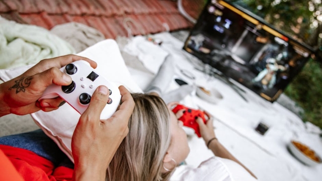 Introduction to Augmented Reality Games